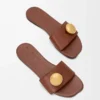 Pebble slide in soft calfskin Rust