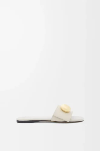 Pebble slide in soft calfskin Sea Salt