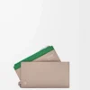 Pebble Slider coin cardholder in shiny nappa calfskin Sand/Tropical Green