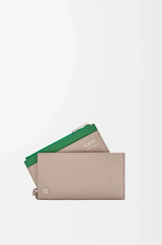 Pebble Slider coin cardholder in shiny nappa calfskin Sand/Tropical Green