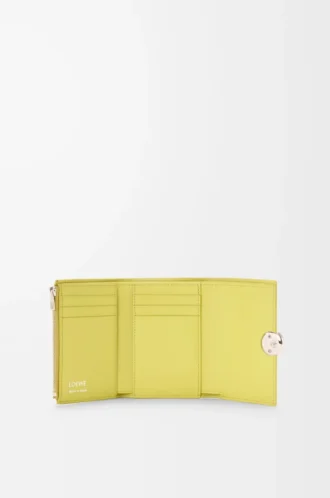 Pebble small vertical wallet in shiny nappa calfskin Light Citrine