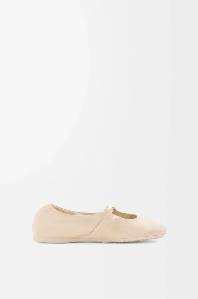 Pebble Soft ballerina in nappa lambskin Dough