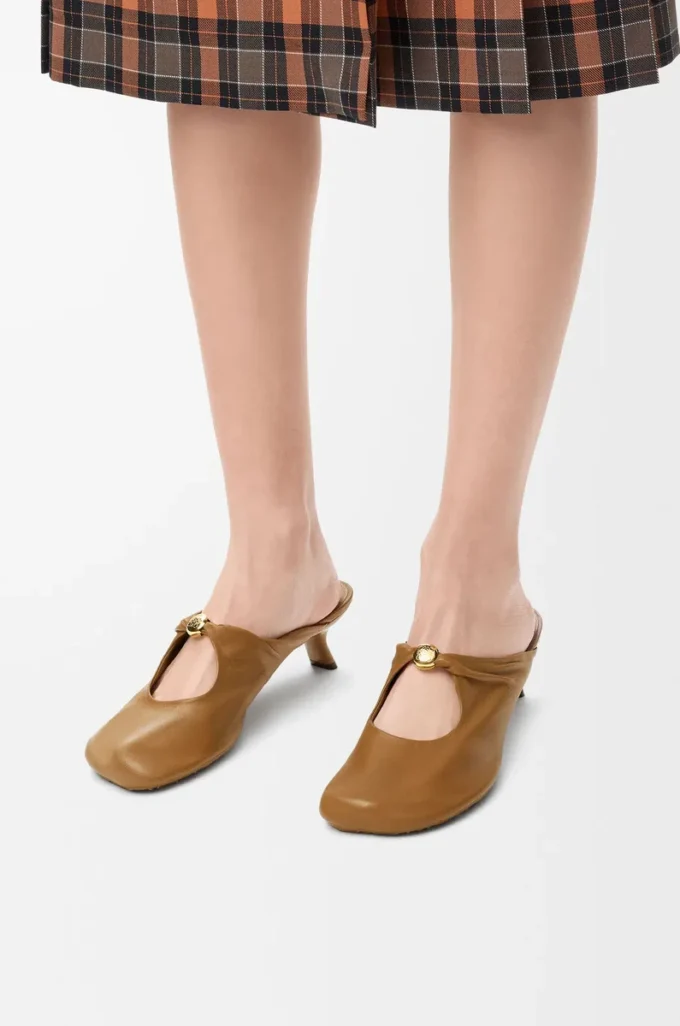 Pebble Soft mule in nappa lambskin Oak