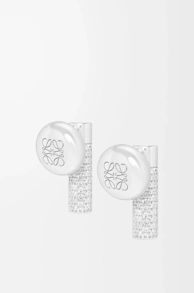 Pebble stud earrings in sterling silver and crystals Silver/White Pebble stud earrings in sterling silver and crystals Silver/White