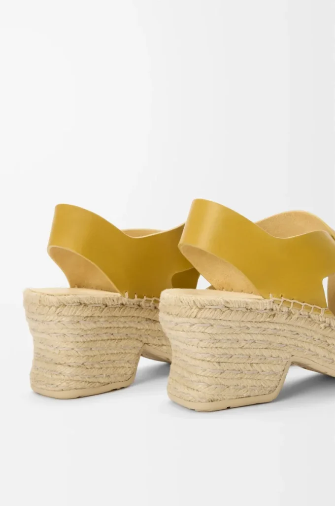 Petal espadrille platform sandal in vegetable-tanned calfskin Ochre Petal espadrille platform sandal in vegetable-tanned calfskin Ochre