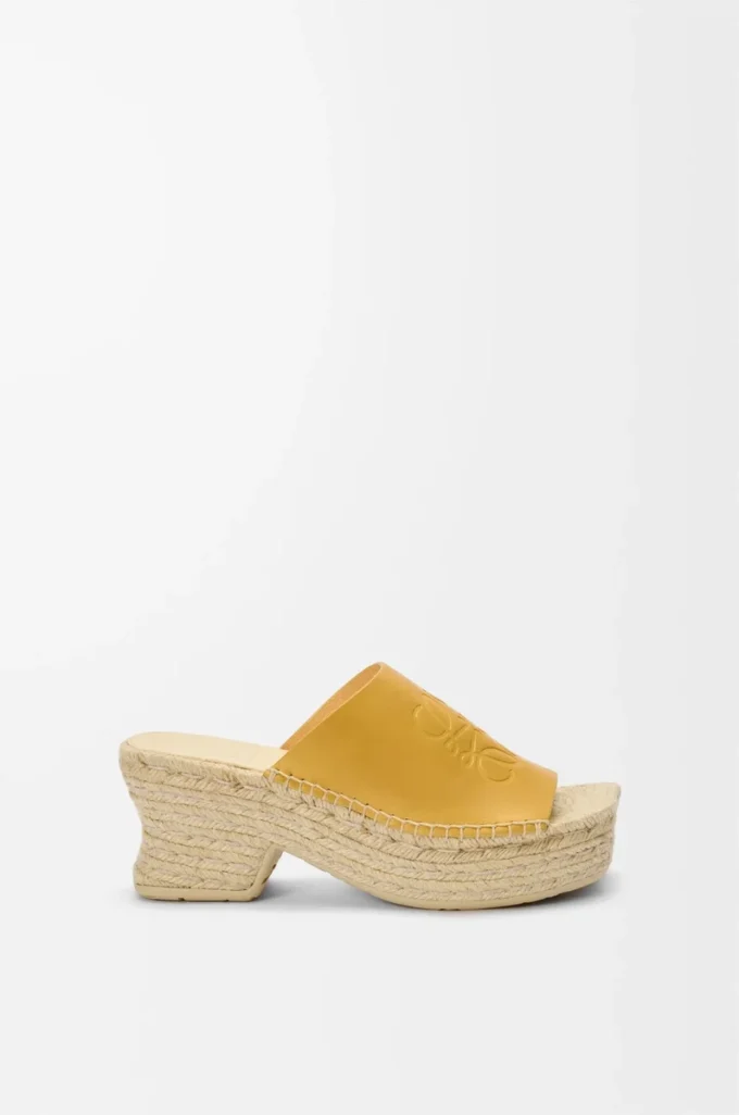 Petal espadrille platform slide in vegetable-tanned calfskin Ochre Petal espadrille platform slide in vegetable-tanned calfskin Ochre