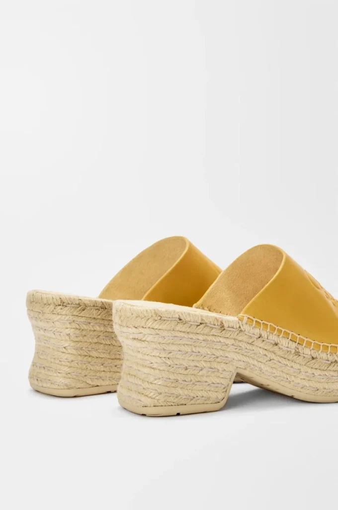 Petal espadrille platform slide in vegetable-tanned calfskin Ochre Petal espadrille platform slide in vegetable-tanned calfskin Ochre