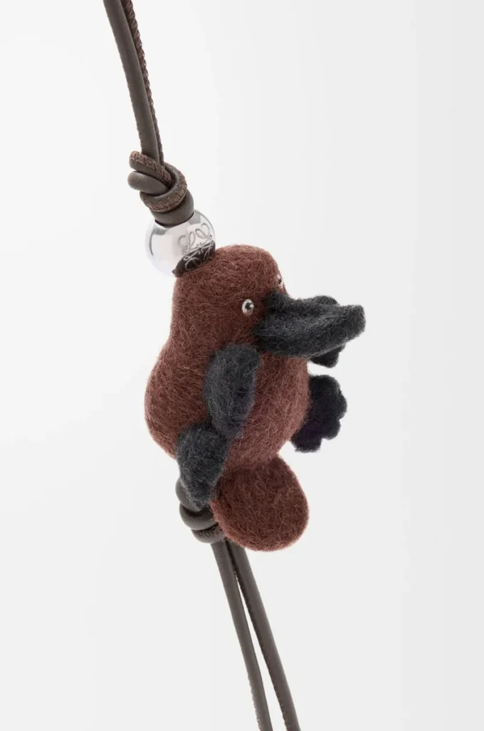 Platypus charm in felt Chocolate/Black Platypus charm in felt Chocolate/Black