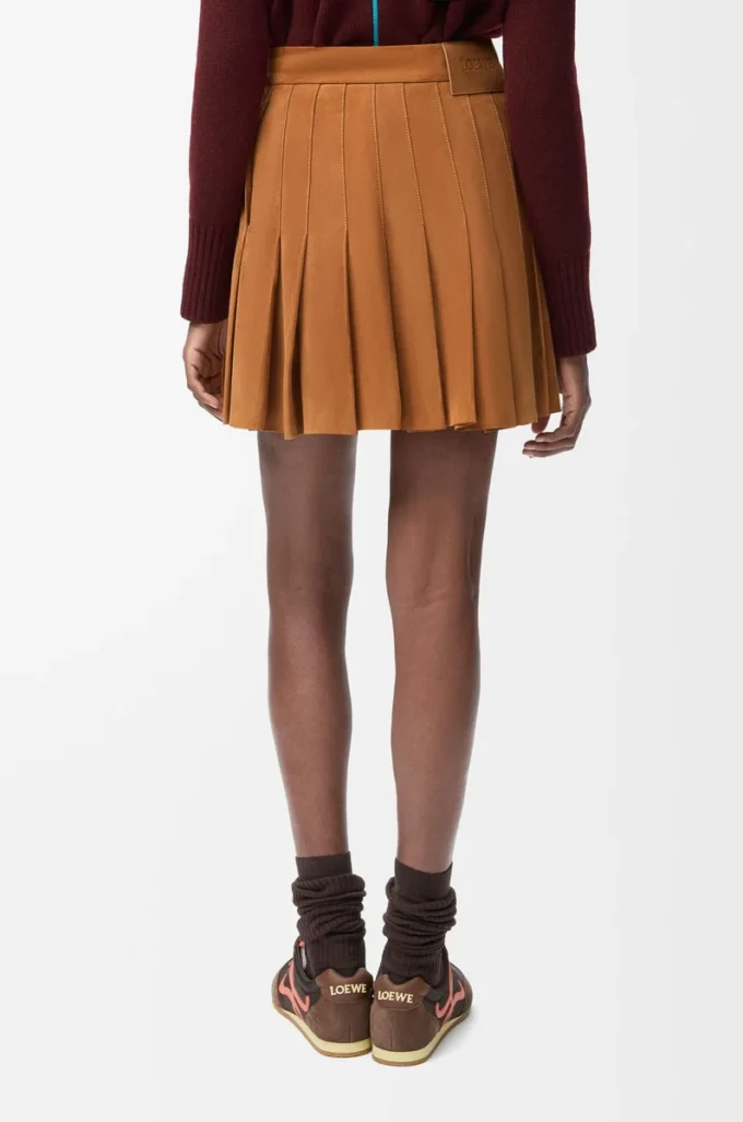 Pleated mini skirt in suede lambskin Toffee