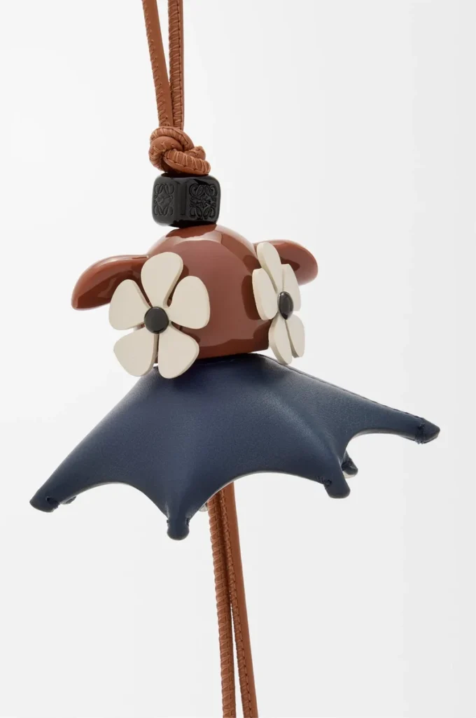 Plumeria Puzz charm Tan/Black Plumeria Puzz charm Tan/Black