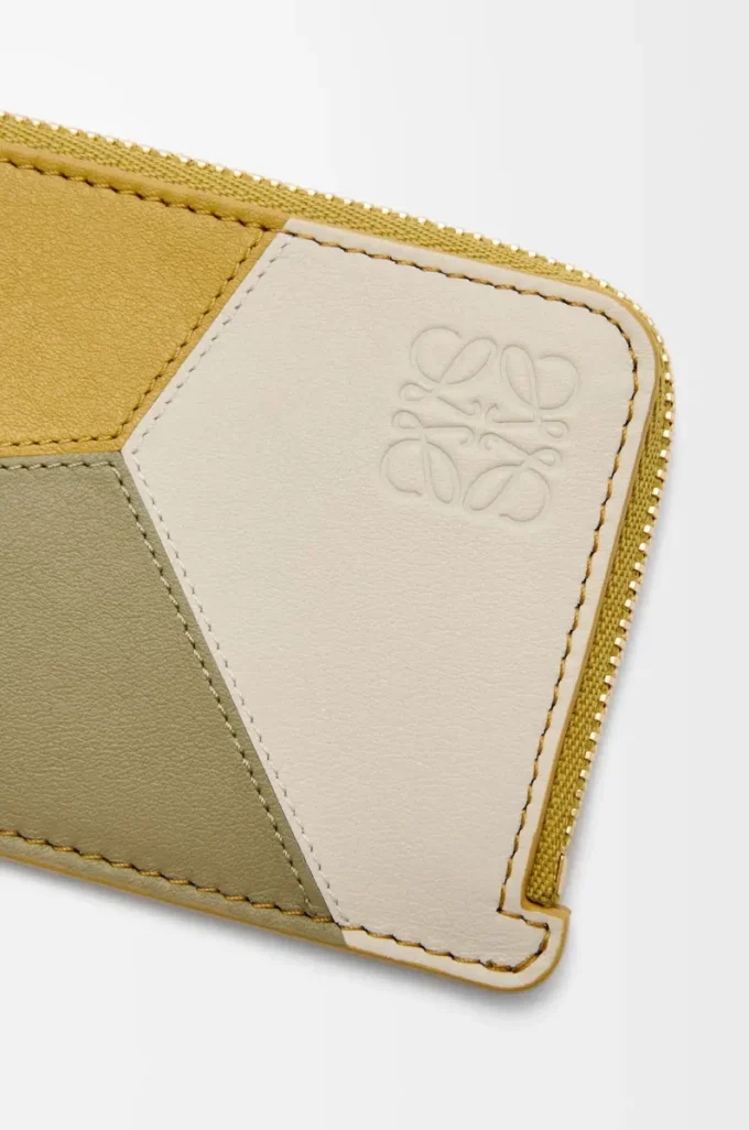 Puzzle coin cardholder in classic calfskin Ginger/Sea Salt Puzzle coin cardholder in classic calfskin Ginger/Sea Salt