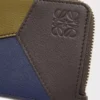 Puzzle coin cardholder in classic calfskin Olive/Dark Brown Puzzle coin cardholder in classic calfskin Olive/Dark Brown