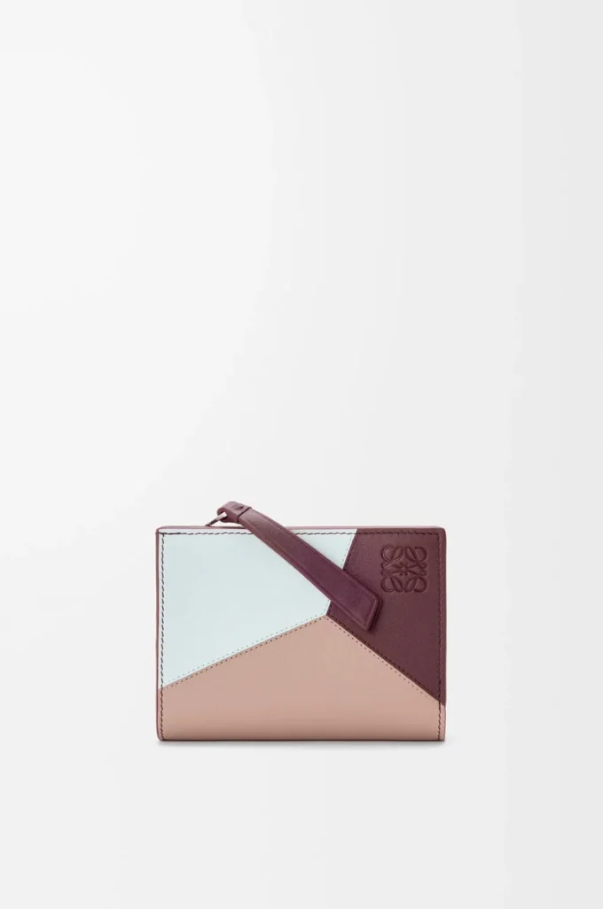 Puzzle compact wallet in classic calfskin Frozen/Dark Burgundy Puzzle compact wallet in classic calfskin Frozen/Dark Burgundy
