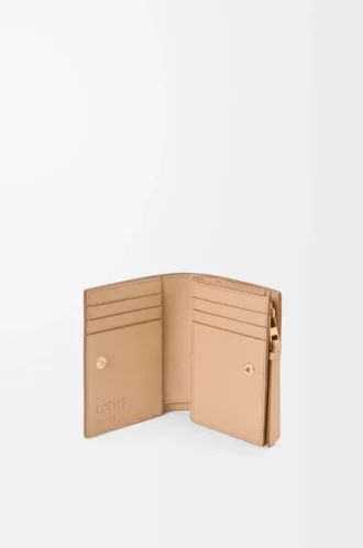 Puzzle compact wallet in classic calfskin Ghost/Silky Beige