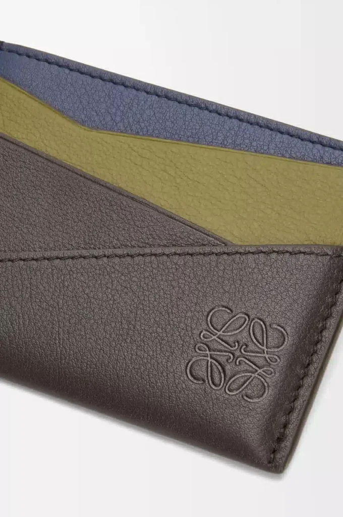 Puzzle plain cardholder in classic calfskin Olive/Dark Brown