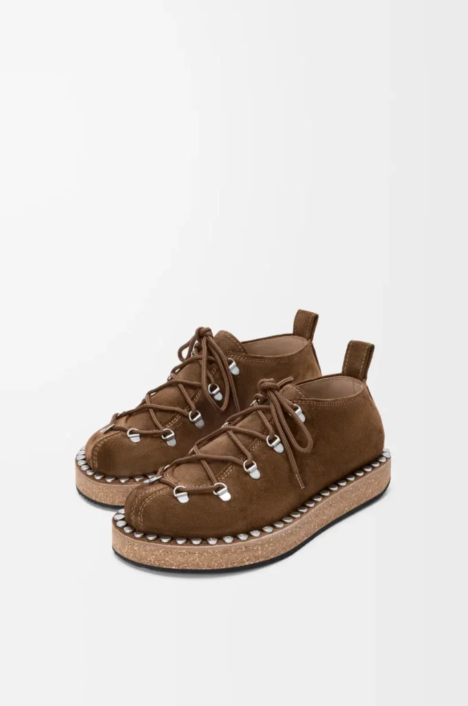 Rivet lace-up in suede calfskin Brown