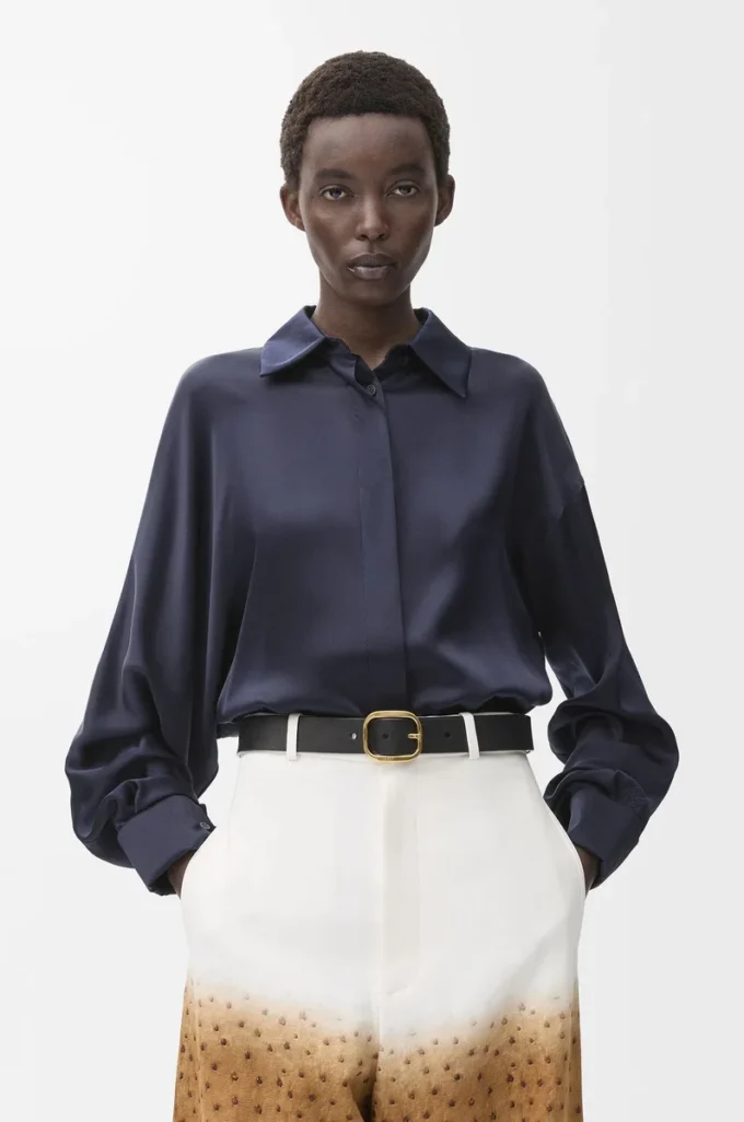 Rounded soft belt in classic calfskin Black/Gold Rounded soft belt in classic calfskin Black/Gold