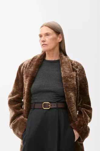 Rounded soft belt in classic calfskin Dark Brown
