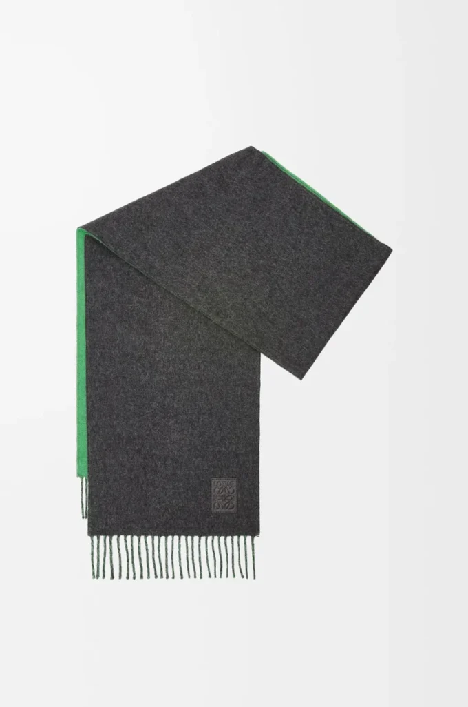 Scarf in wool and cashmere Dark Green/Green Scarf in wool and cashmere Dark Green/Green