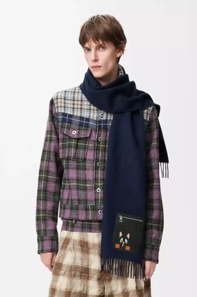 Scarf in wool and cashmere Dark Navy Blue Scarf in wool and cashmere Dark Navy Blue