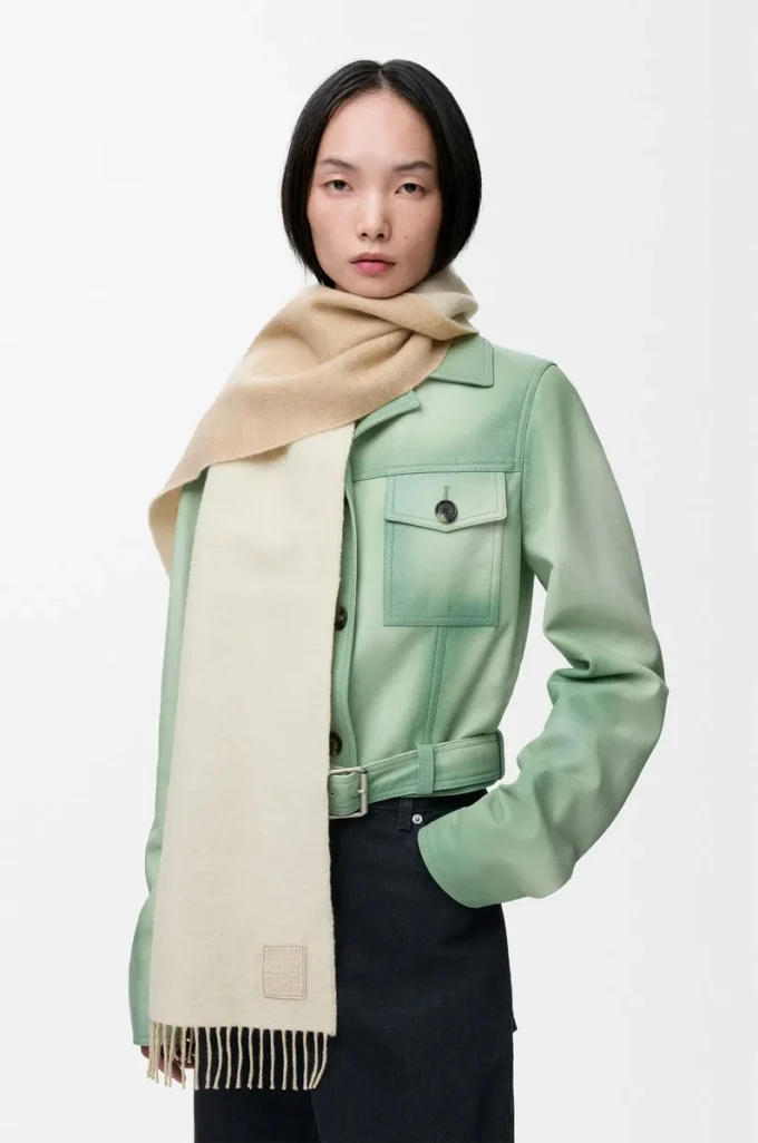 Scarf in wool and cashmere Ivory/Sand Scarf in wool and cashmere Ivory/Sand