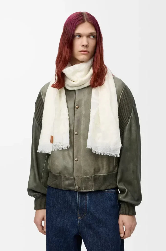 Scarf in wool and silk White