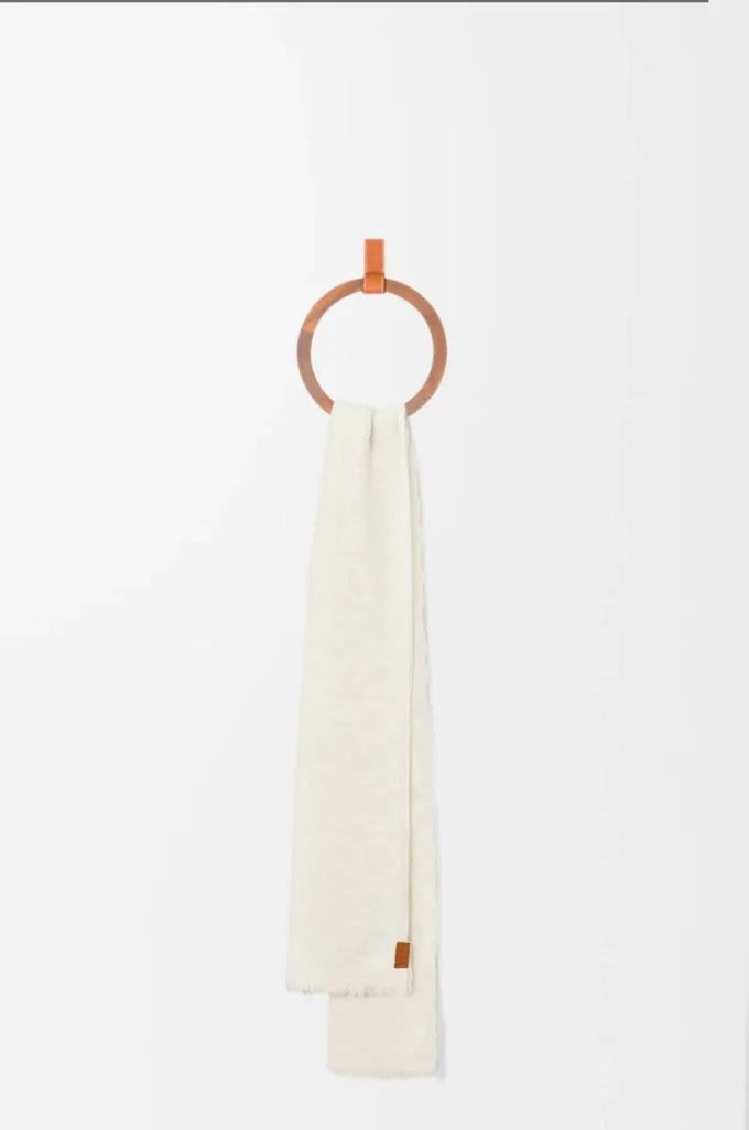 Scarf in wool and silk White
