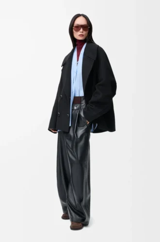 Short coat in wool Black