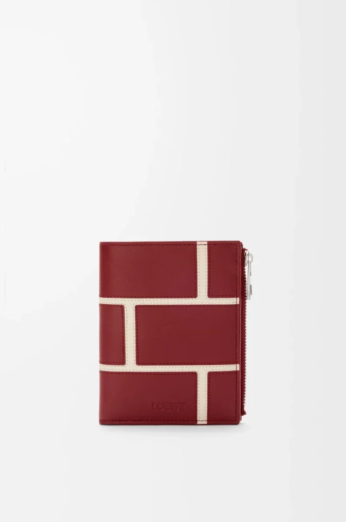 Slim compact wallet in classic calfskin Burnt Red
