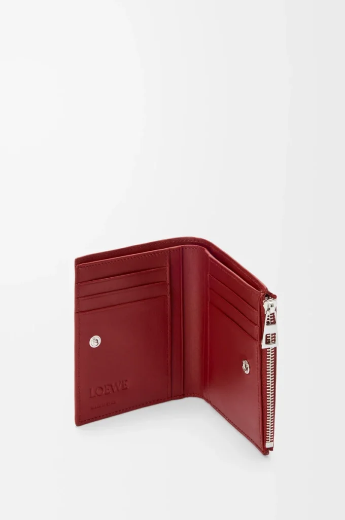 Slim compact wallet in classic calfskin Burnt Red