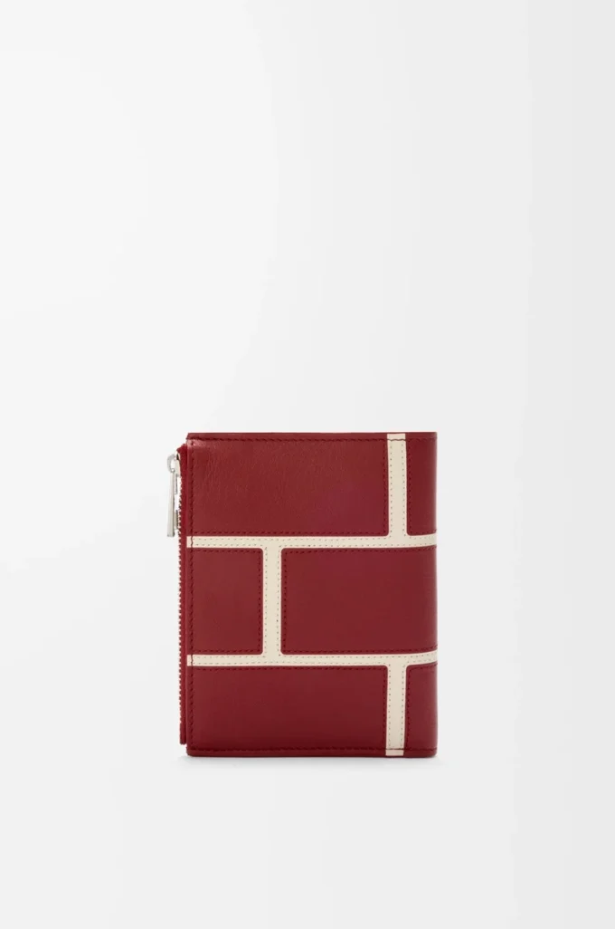 Slim compact wallet in classic calfskin Burnt Red