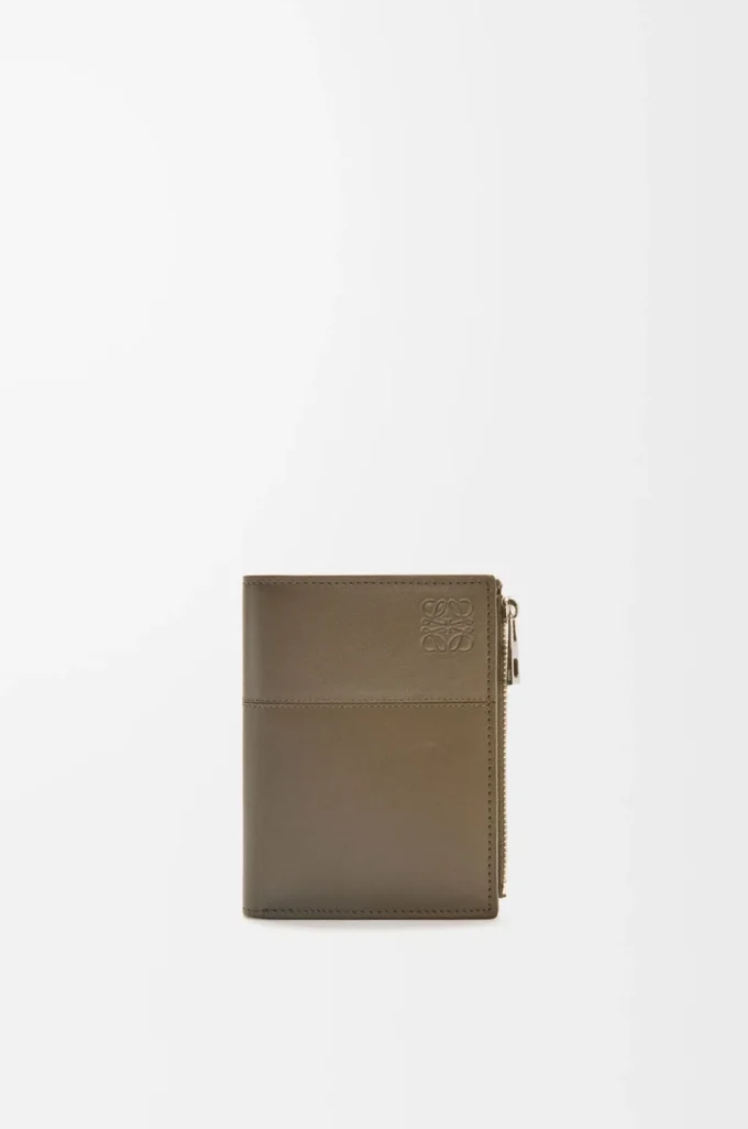 Slim compact wallet in shiny calfskin Dark Khaki Green/Khaki Green Slim compact wallet in shiny calfskin Dark Khaki Green/Khaki Green