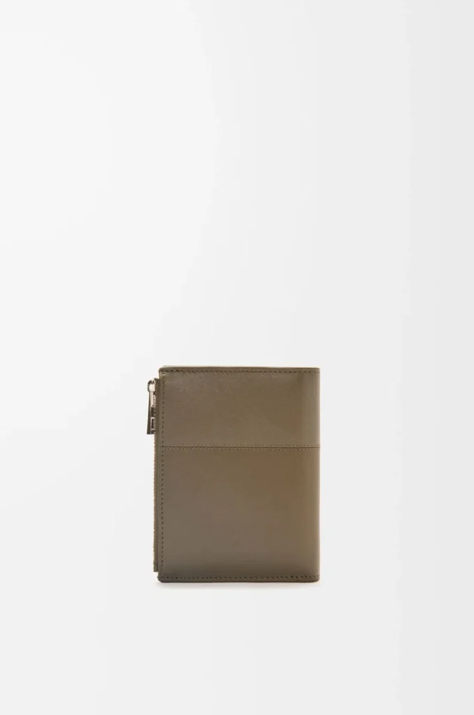 Slim compact wallet in shiny calfskin Dark Khaki Green/Khaki Green Slim compact wallet in shiny calfskin Dark Khaki Green/Khaki Green