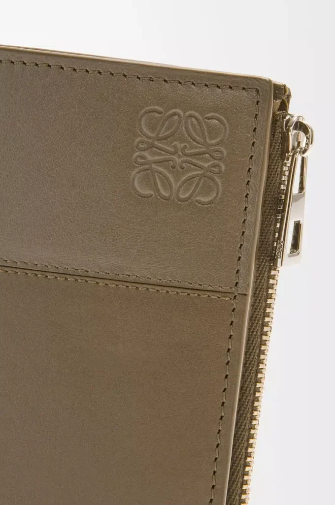 Slim compact wallet in shiny calfskin Dark Khaki Green/Khaki Green Slim compact wallet in shiny calfskin Dark Khaki Green/Khaki Green