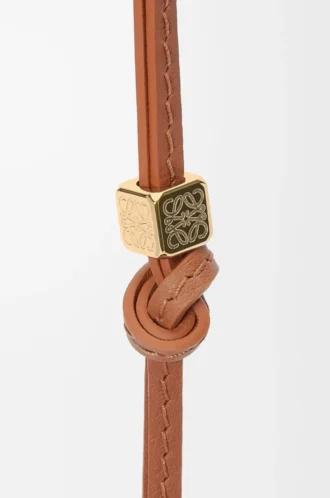 Small Anagram strap in calfskin Tan Tonal/Gold