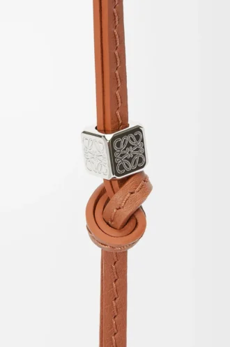 Small Anagram strap in calfskin Tan Tonal/Palladium