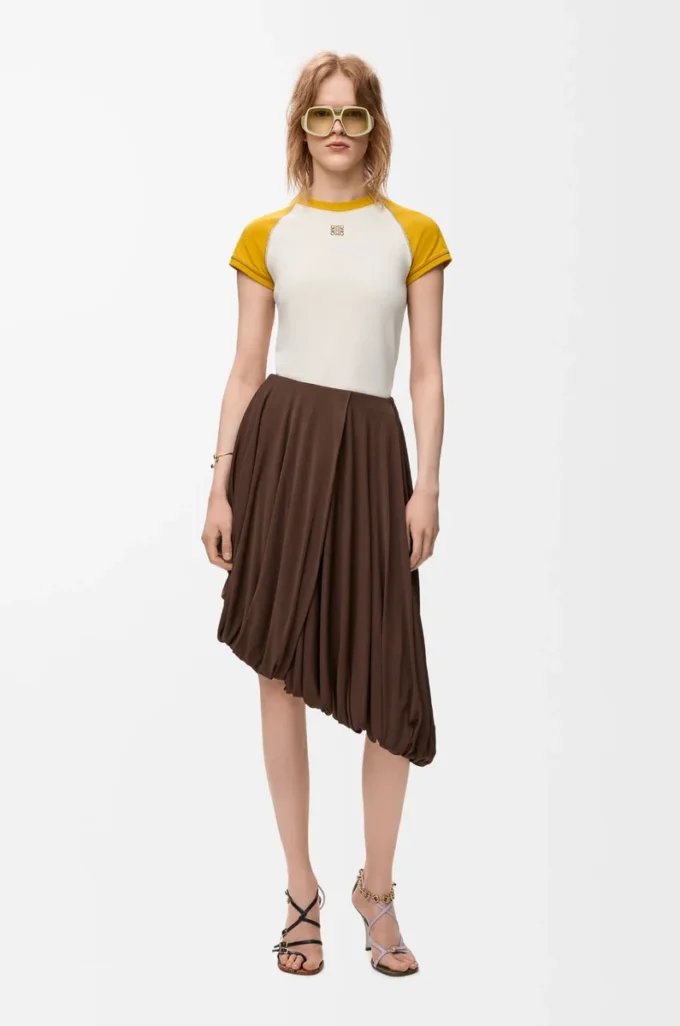 Small fit T-shirt in cotton blend Mustard/Bronze Small fit T-shirt in cotton blend Mustard/Bronze