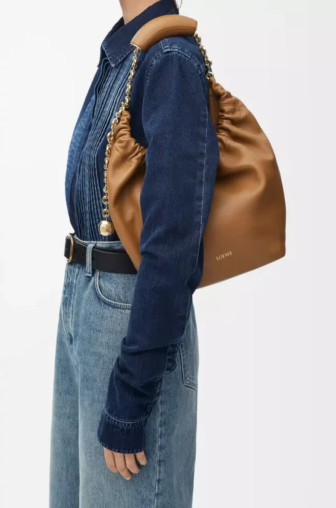 Small Squeeze bag in mellow nappa lambskin Oak