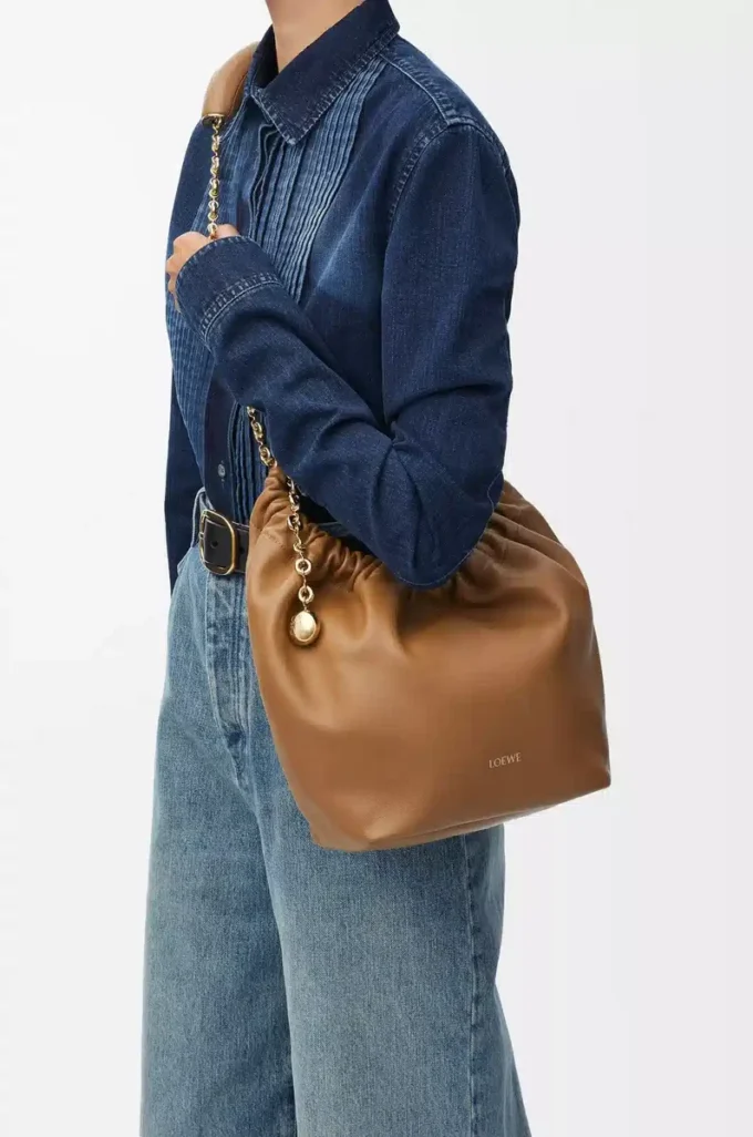 Small Squeeze bag in mellow nappa lambskin Oak