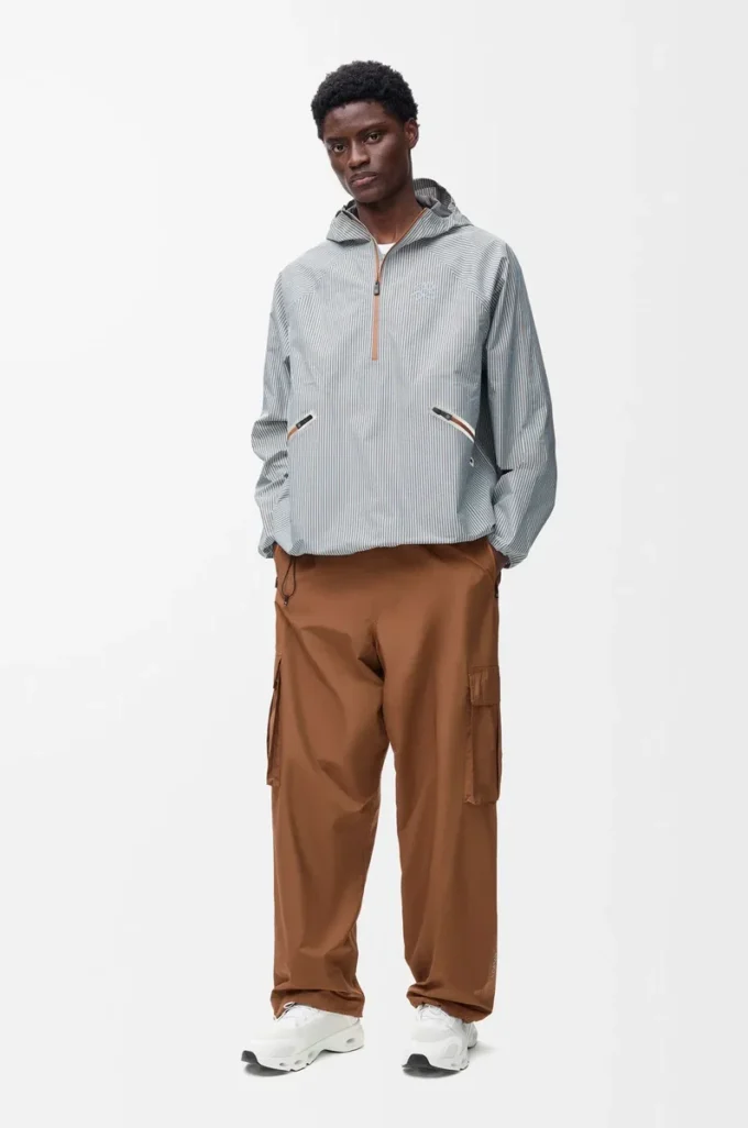 Storm anorak in technical shell Beige/Blue Storm anorak in technical shell Beige/Blue