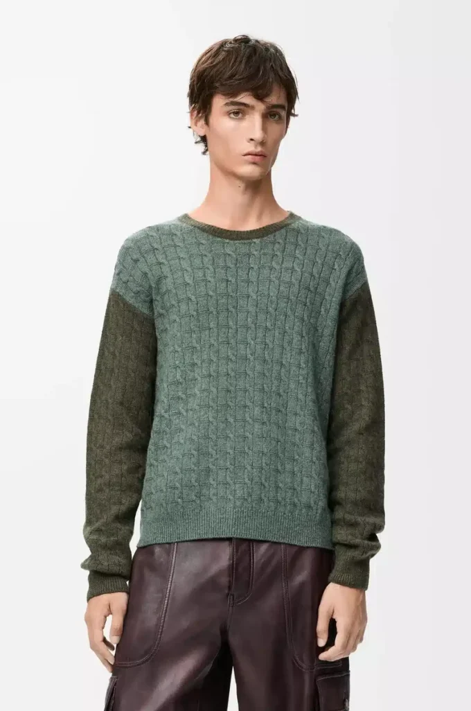 Sweater in cashmere Light Green/Khaki Green
