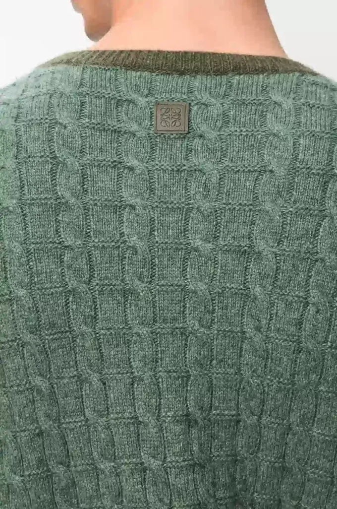Sweater in cashmere Light Green/Khaki Green
