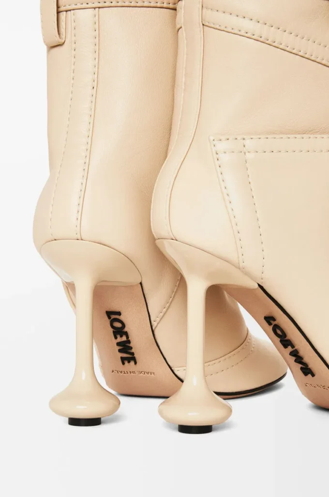 Toy Panta ankle bootie in nappa lambskin Oat Milk