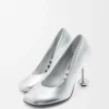 Toy pump in laminated lambskin Silver