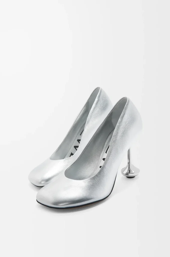 Toy pump in laminated lambskin Silver