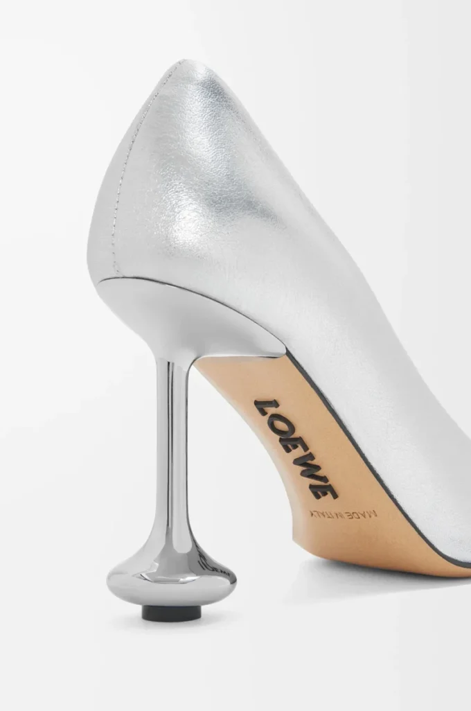 Toy pump in laminated lambskin Silver