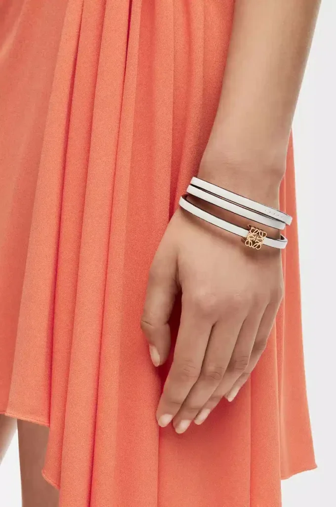 Twist bangle in calfskin Soft White Twist bangle in calfskin Soft White