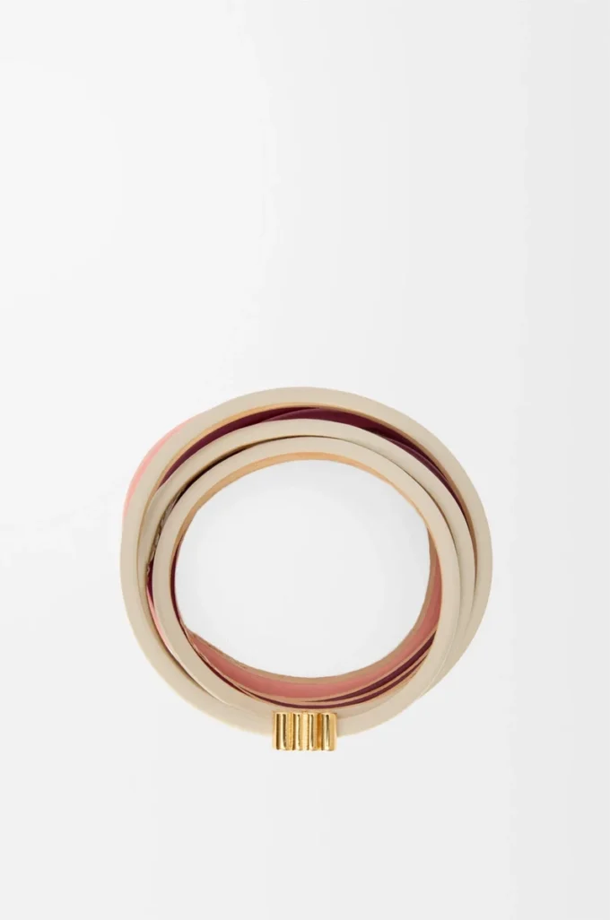 Twist double bracelet in calfskin Light Ghost/Burgundy Twist double bracelet in calfskin Light Ghost/Burgundy