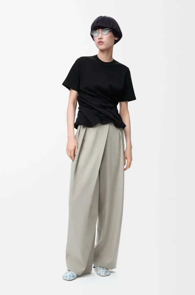 Twisted top in cotton blend Black Twisted top in cotton blend Black