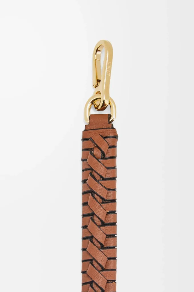 Woven spiral strap in classic calfskin Pecan Woven spiral strap in classic calfskin Pecan